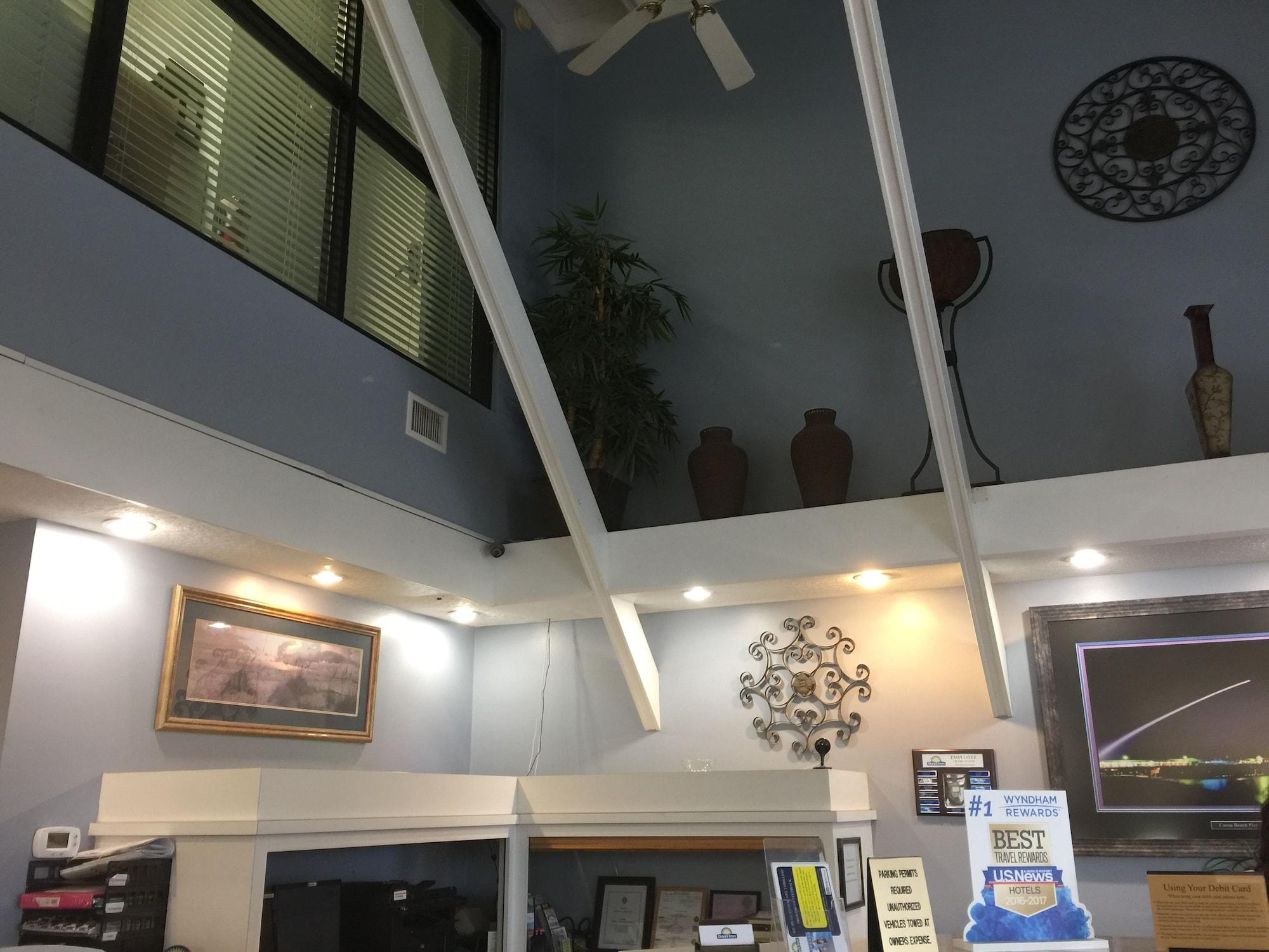 Days Inn By Wyndham Cocoa Beach Port Canaveral Екстер'єр фото