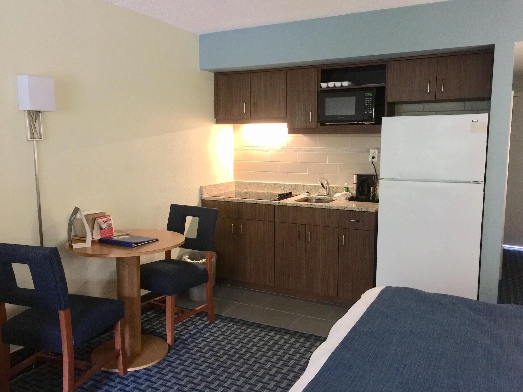 Days Inn By Wyndham Cocoa Beach Port Canaveral Екстер'єр фото