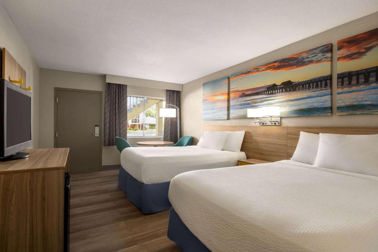 Days Inn By Wyndham Cocoa Beach Port Canaveral Екстер'єр фото