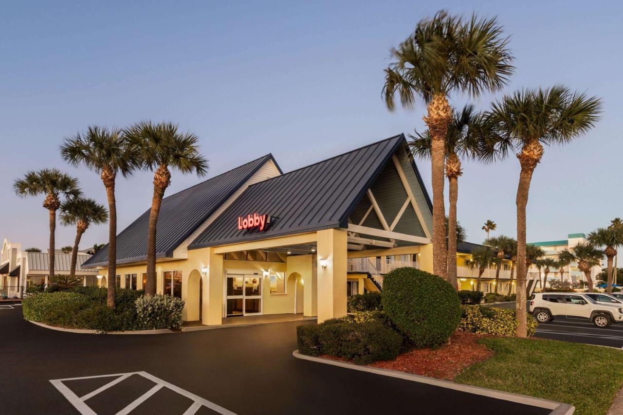 Days Inn By Wyndham Cocoa Beach Port Canaveral Екстер'єр фото