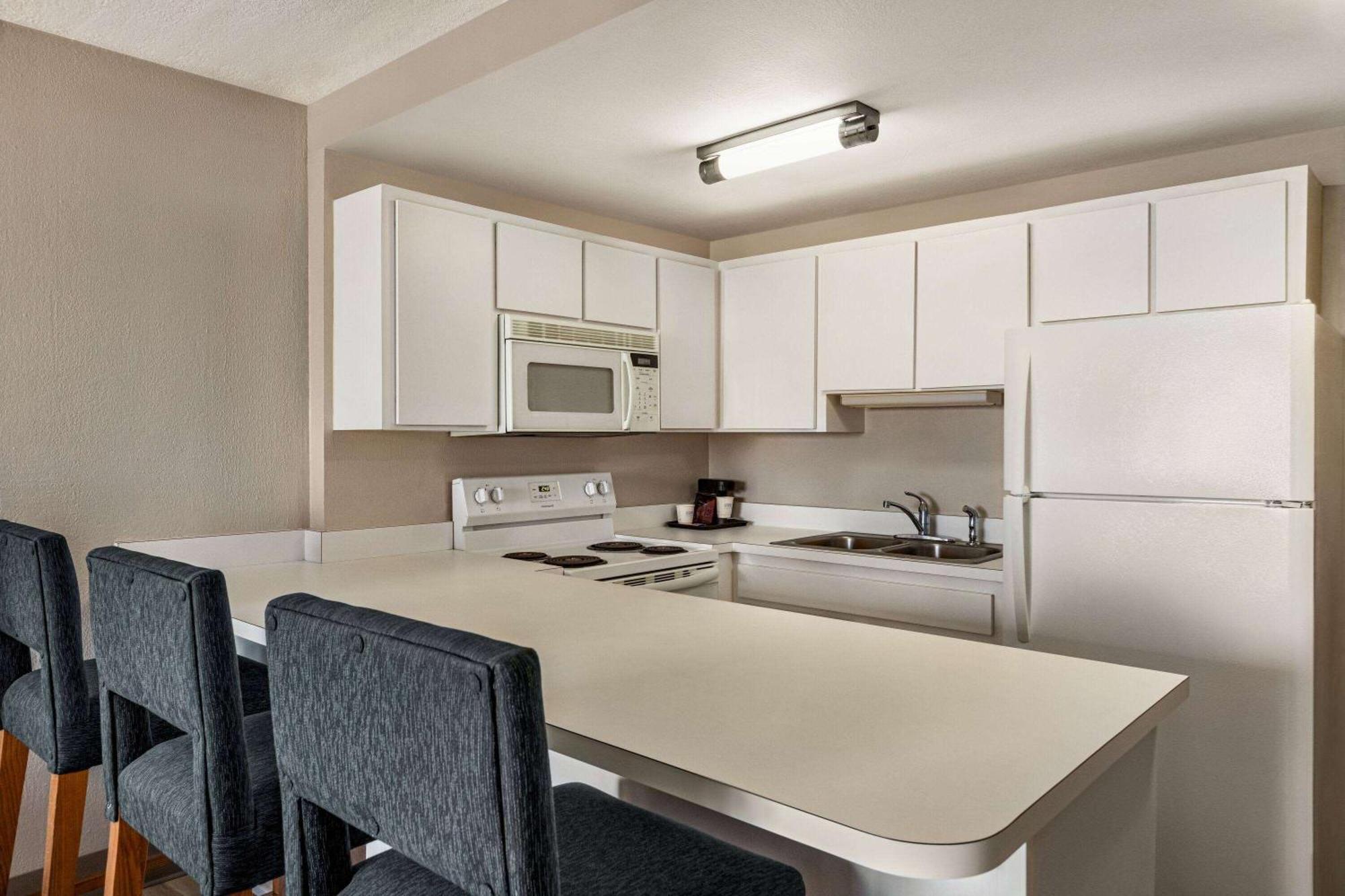 Days Inn By Wyndham Cocoa Beach Port Canaveral Екстер'єр фото