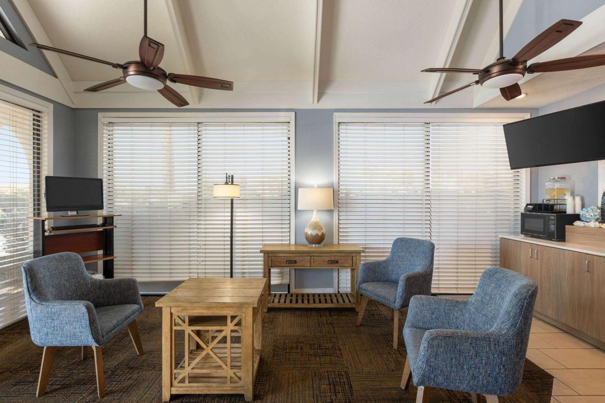 Days Inn By Wyndham Cocoa Beach Port Canaveral Екстер'єр фото
